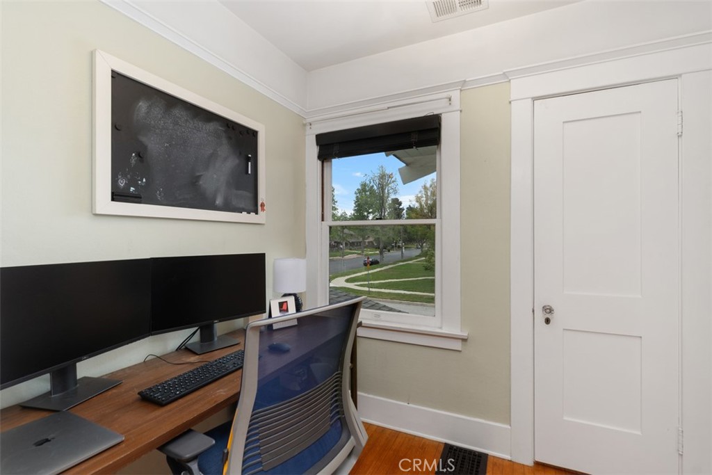 286 E Jefferson Avenue