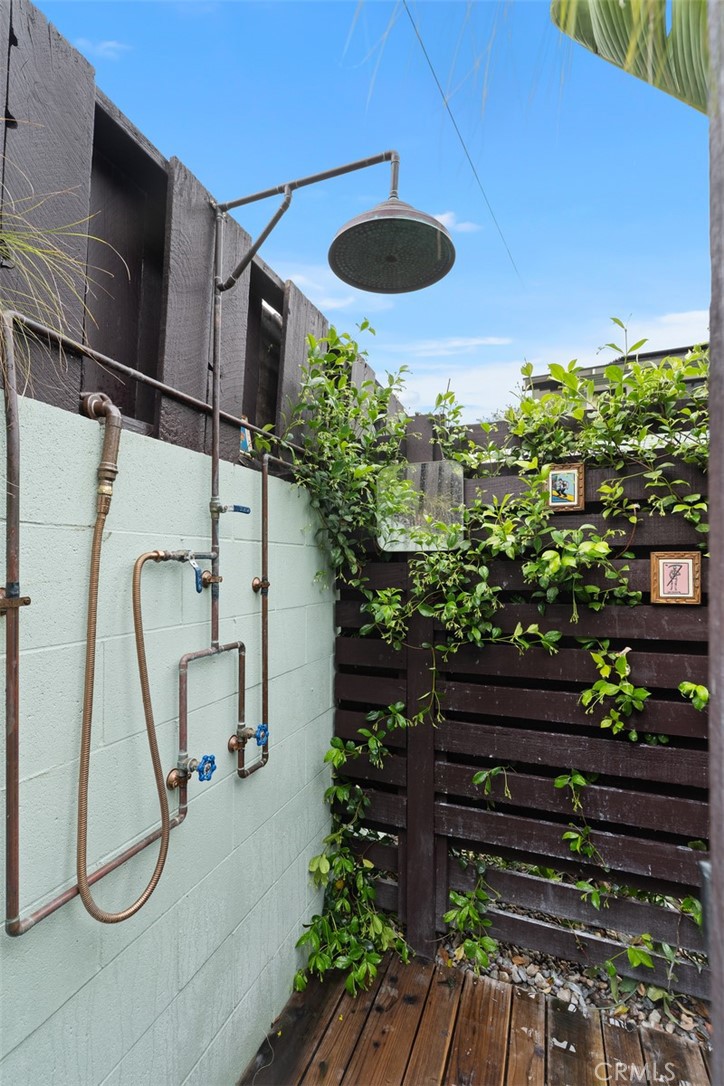 286 E Jefferson Avenue