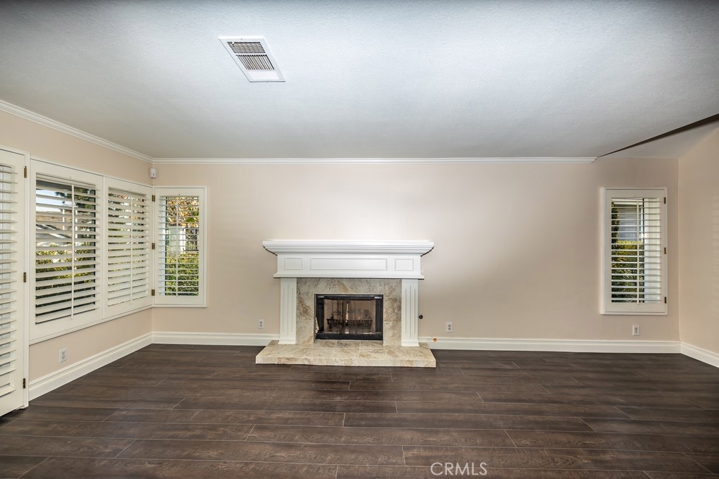 4711 E Fairfield Street