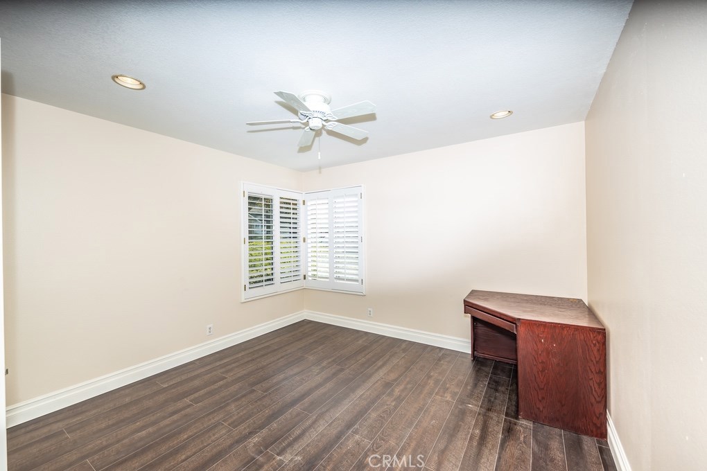 4711 E Fairfield Street