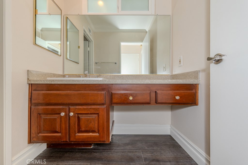 4711 E Fairfield Street