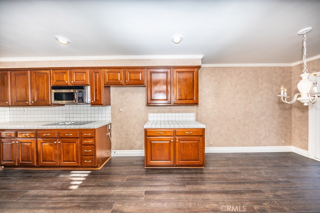 4711 E Fairfield Street