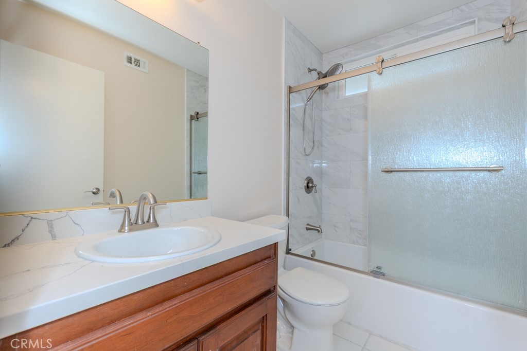 4711 E Fairfield Street