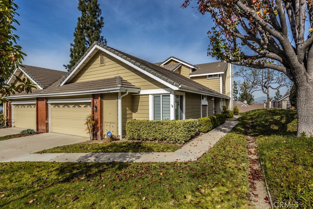 4711 E Fairfield Street