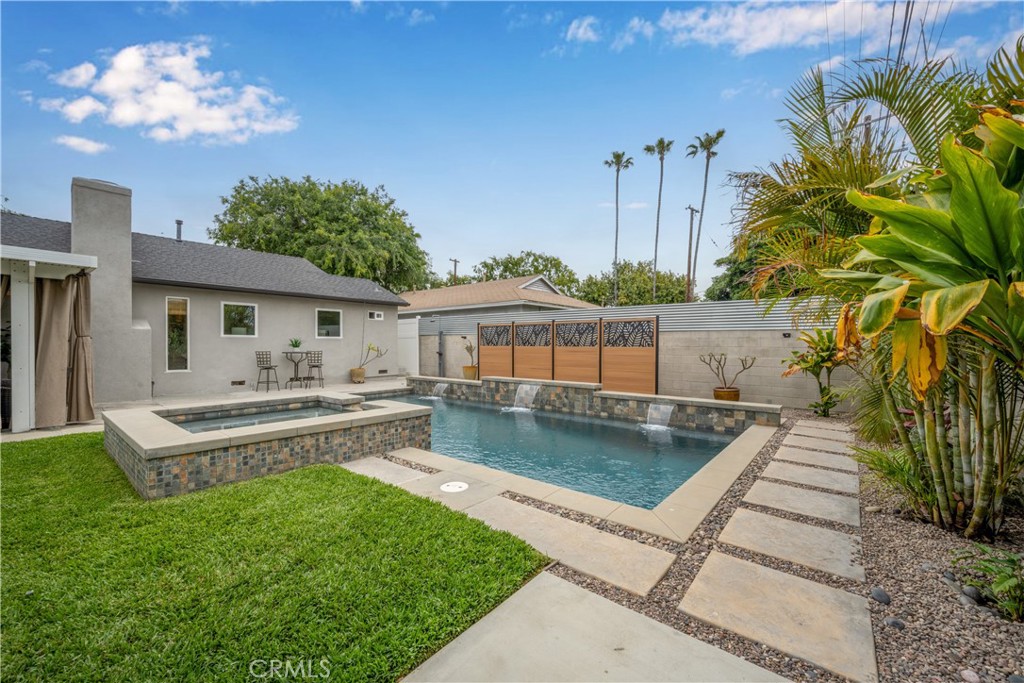 6020 E Walton Street