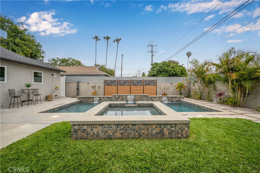 6020 E Walton Street