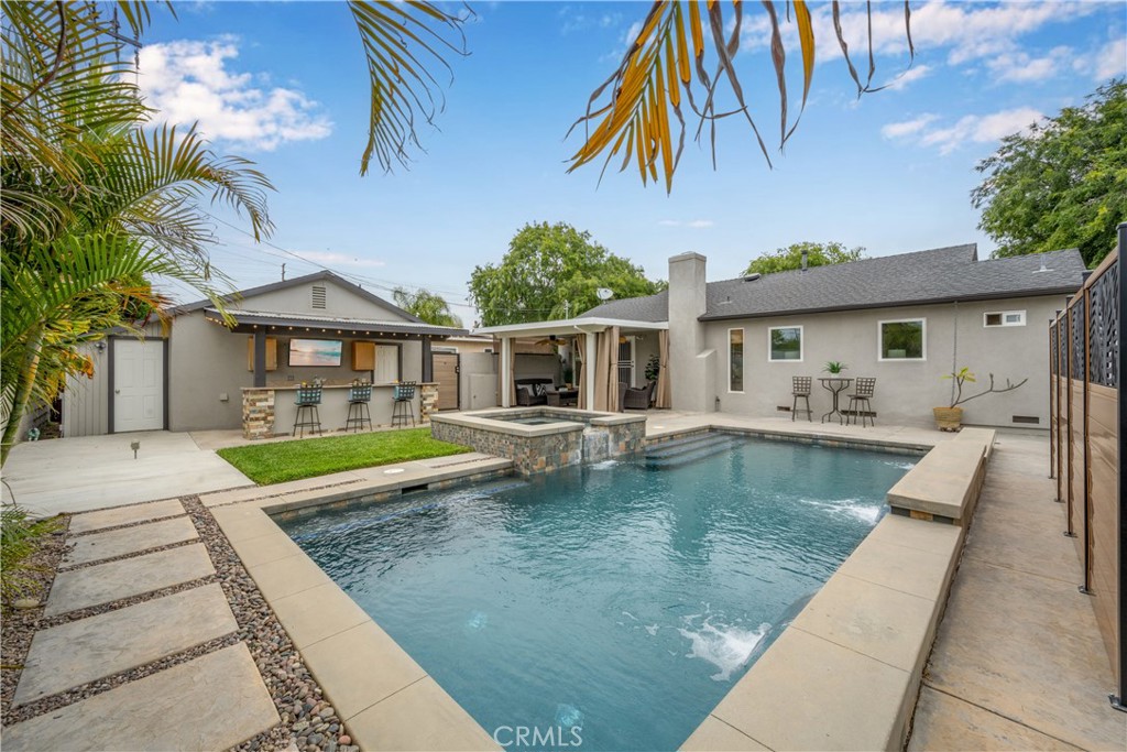 6020 E Walton Street