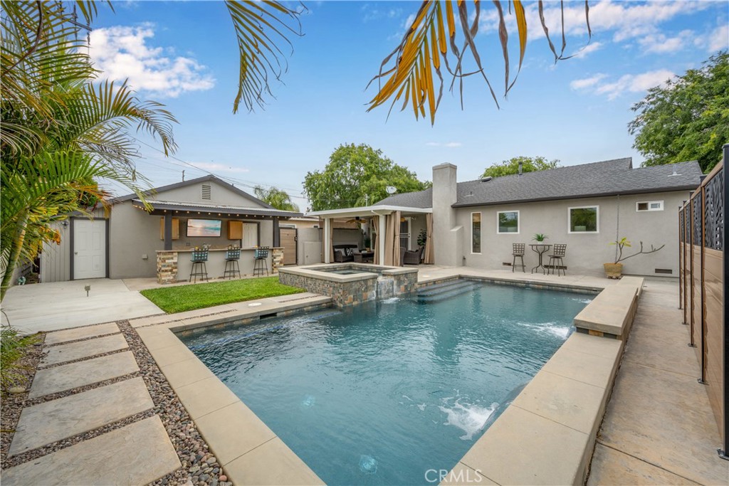 6020 E Walton Street