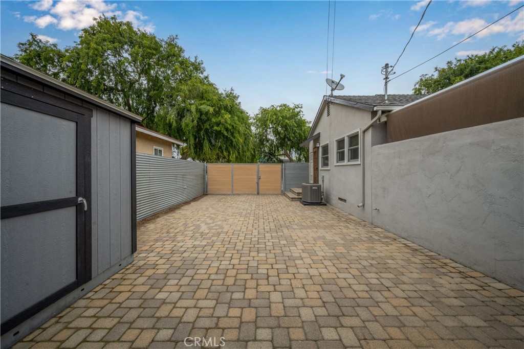 6020 E Walton Street