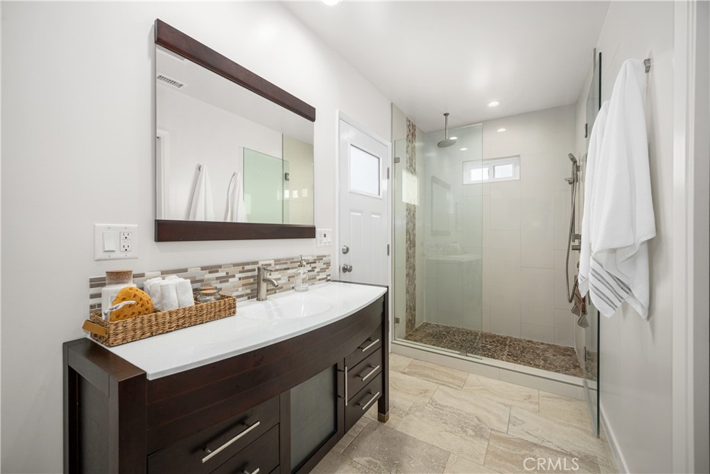 6020 E Walton Street