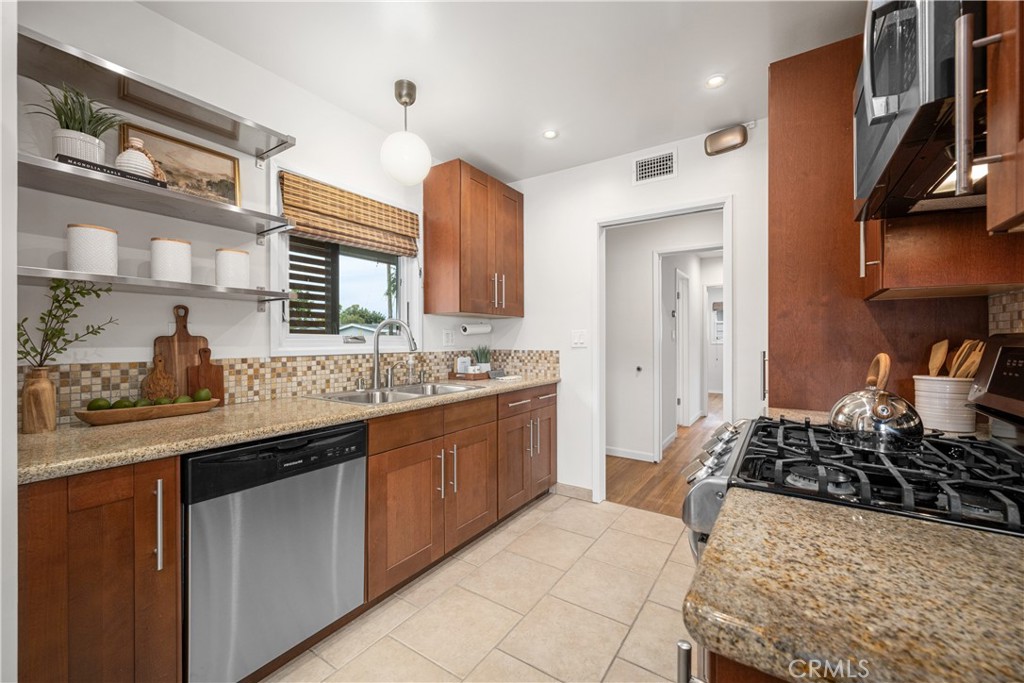 6020 E Walton Street