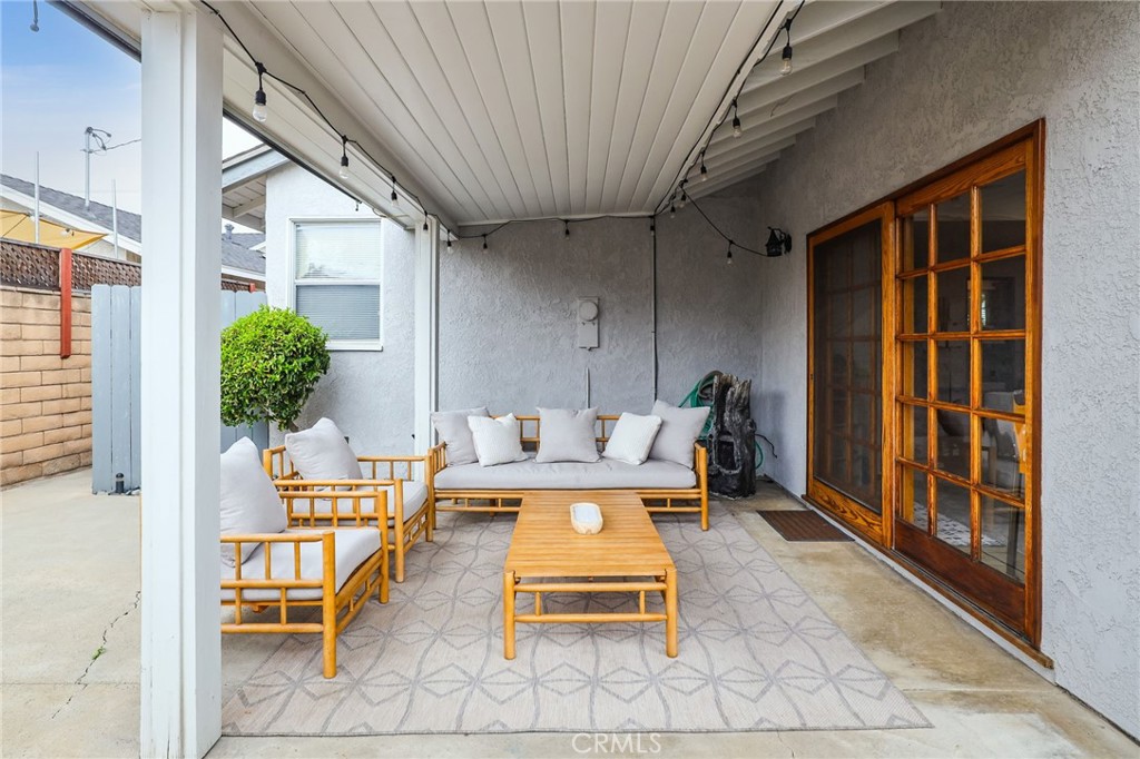 6734 E Huntdale Street