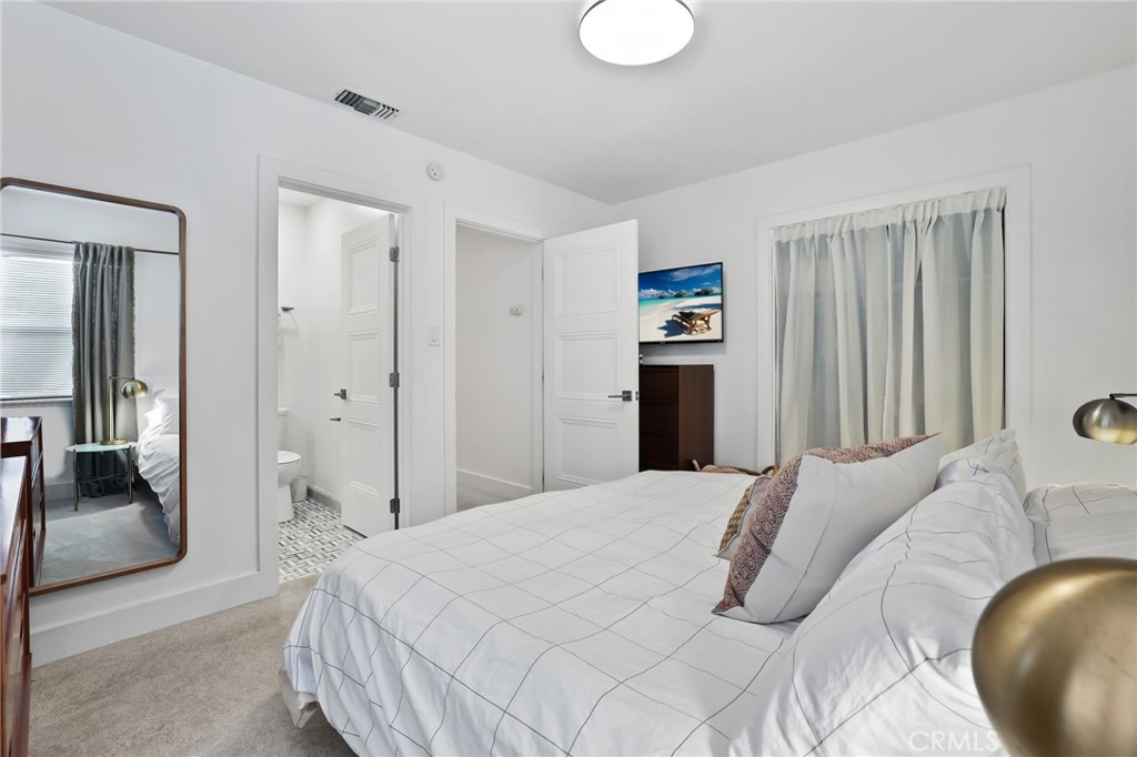 6734 E Huntdale Street