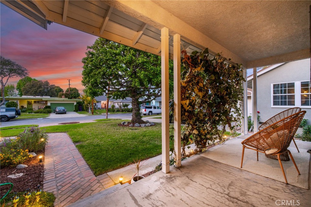 6734 E Huntdale Street