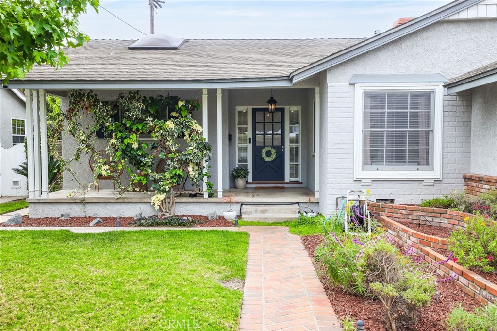 6734 E Huntdale Street