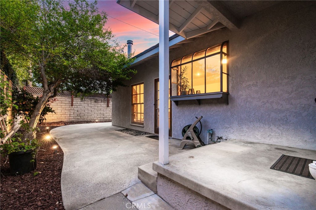 6734 E Huntdale Street