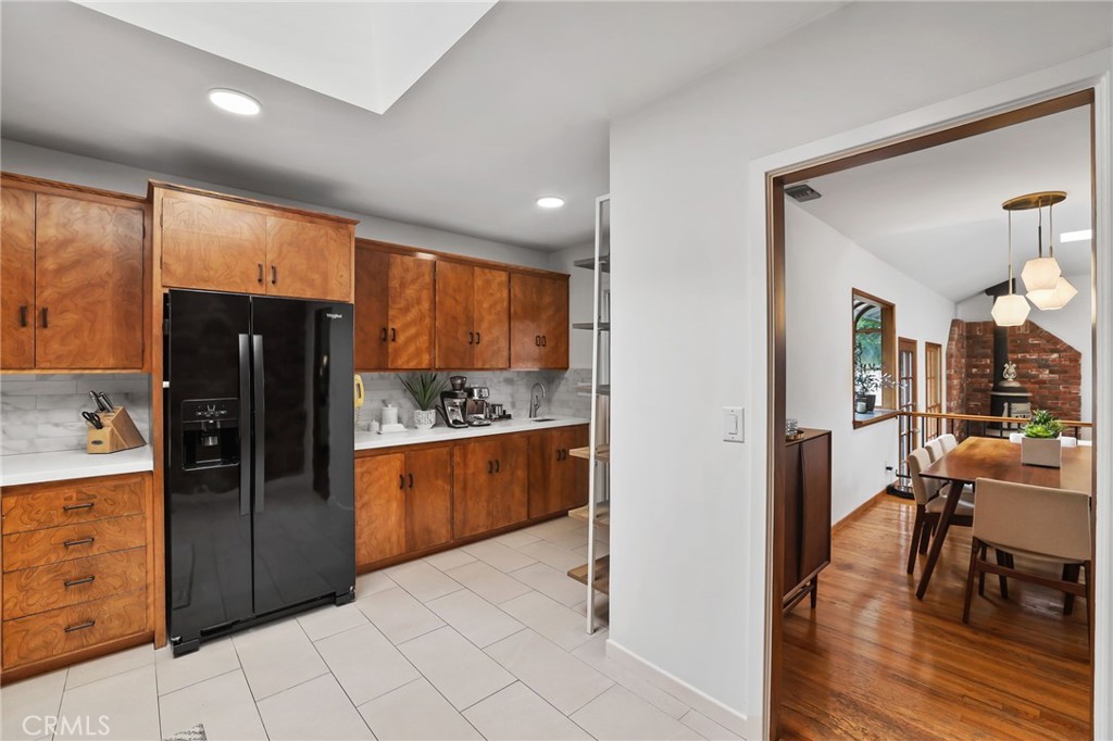 6734 E Huntdale Street