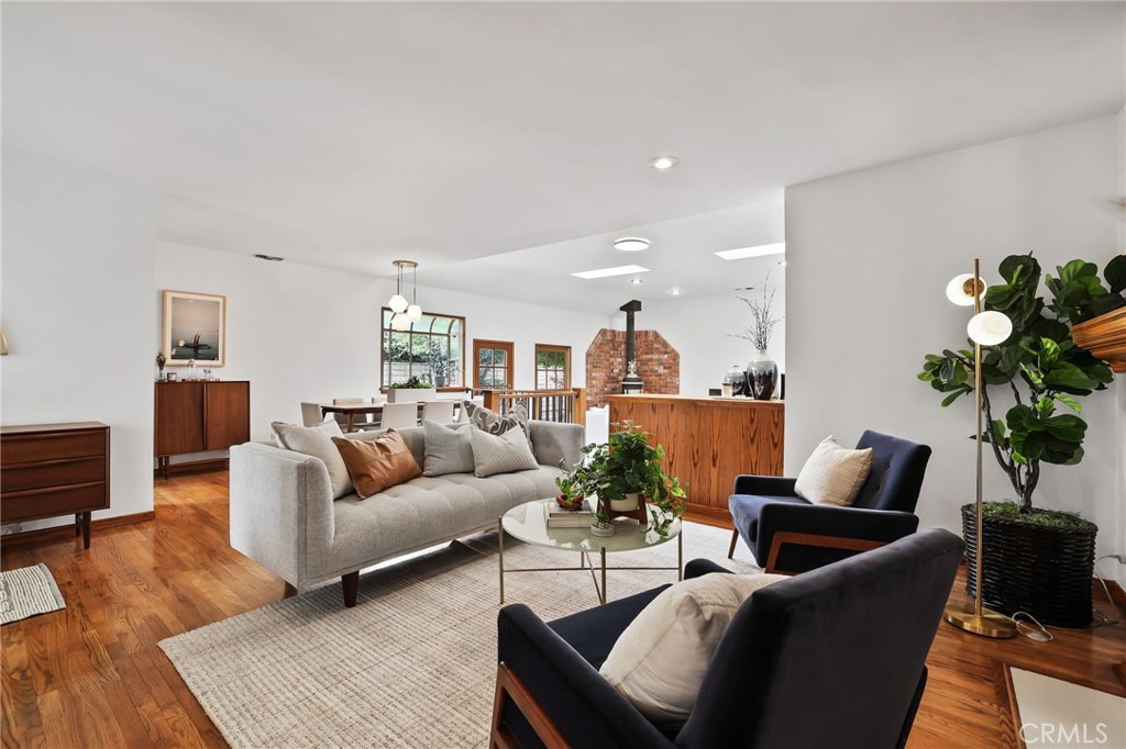 6734 E Huntdale Street