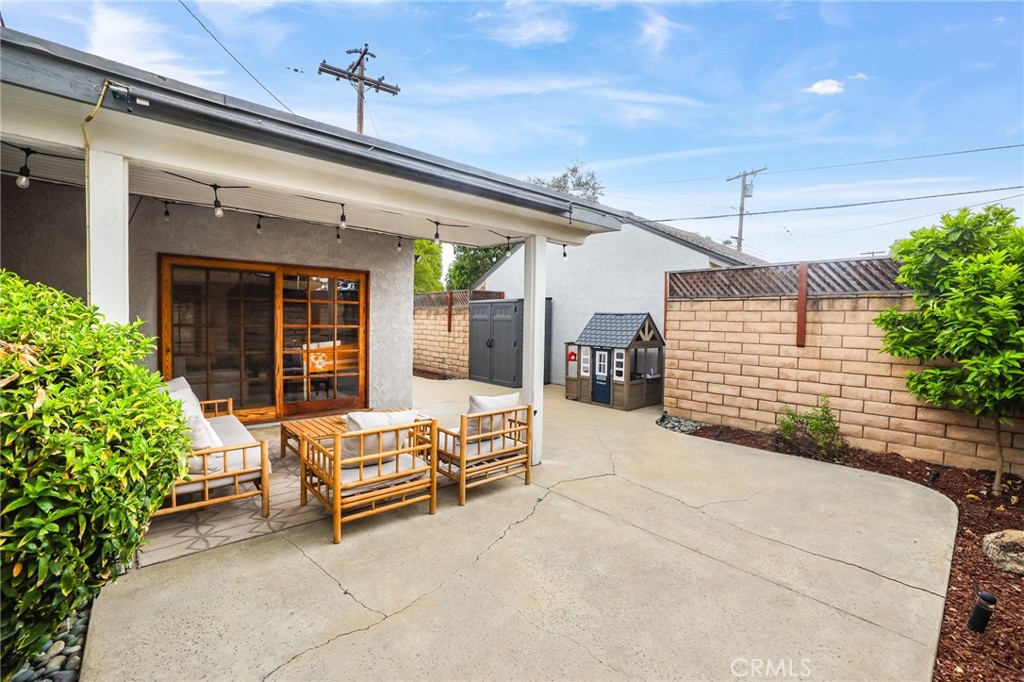 6734 E Huntdale Street