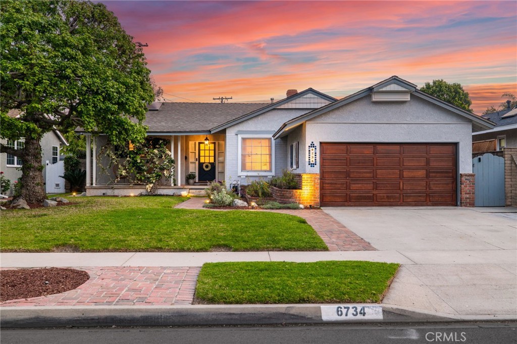 6734 E Huntdale Street