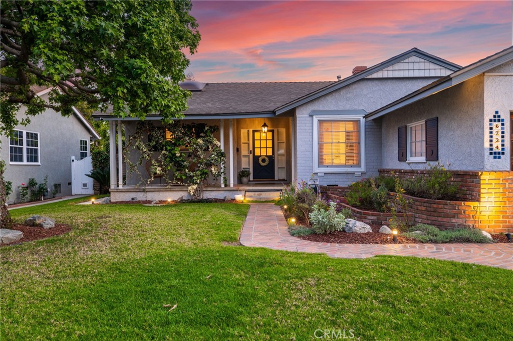 6734 E Huntdale Street