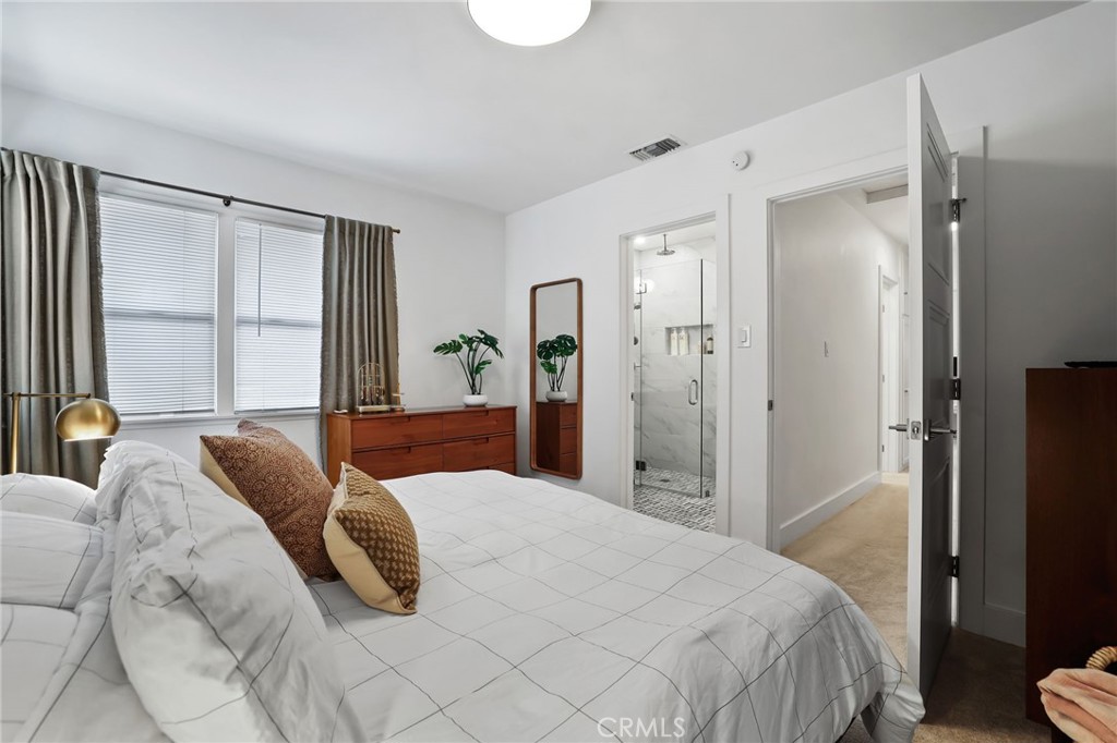 6734 E Huntdale Street