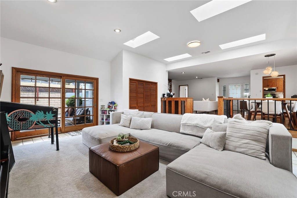 6734 E Huntdale Street