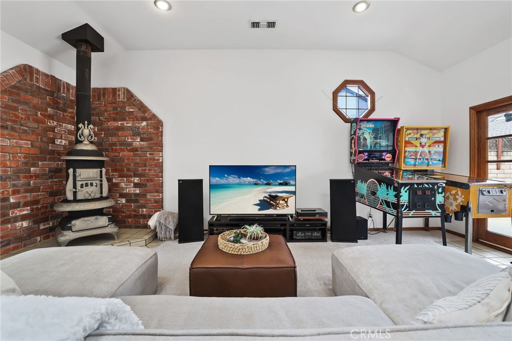 6734 E Huntdale Street