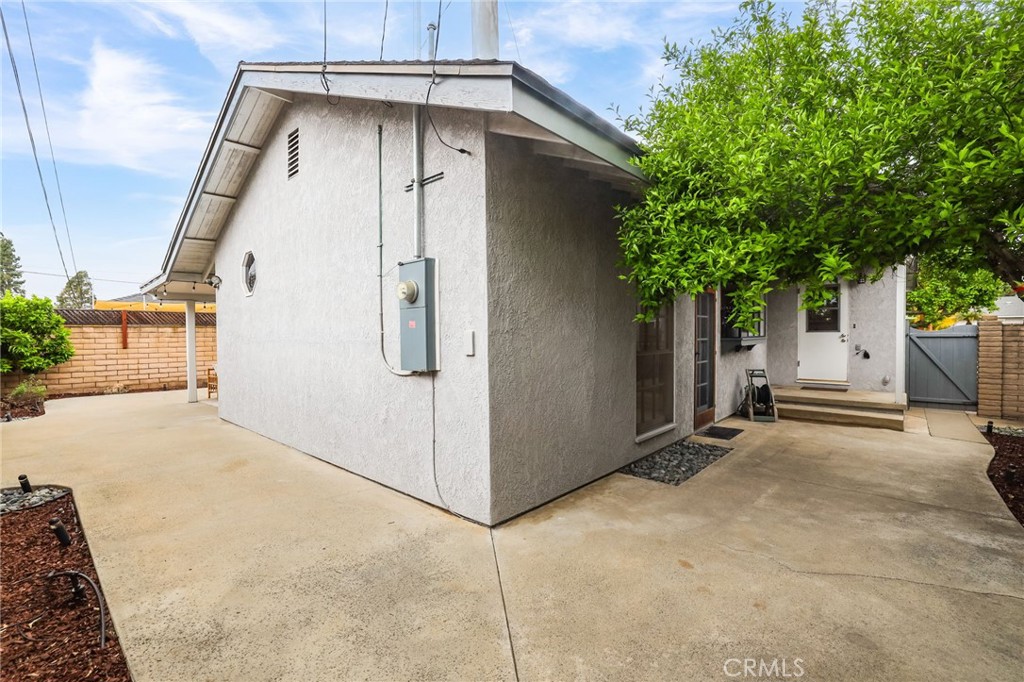 6734 E Huntdale Street