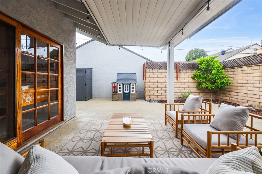 6734 E Huntdale Street