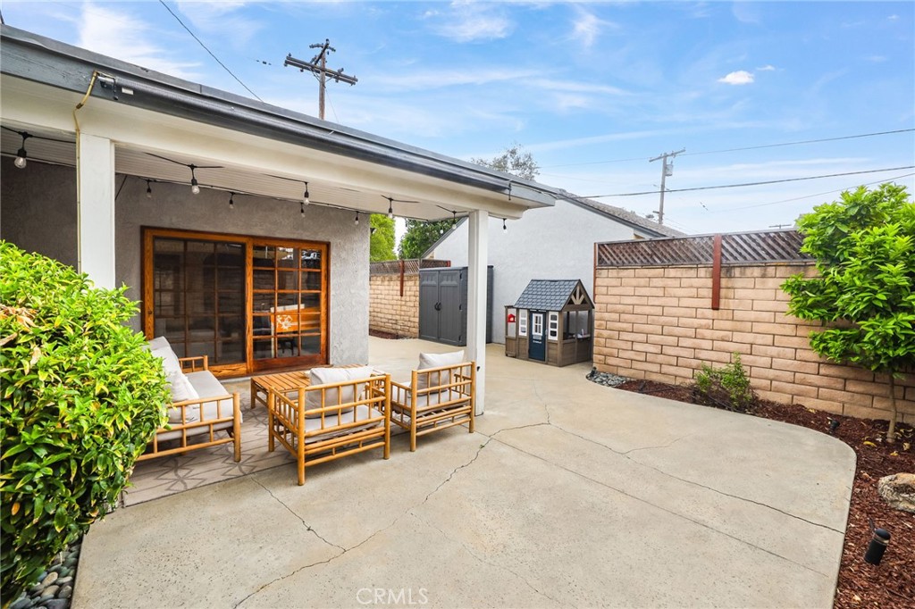 6734 E Huntdale Street