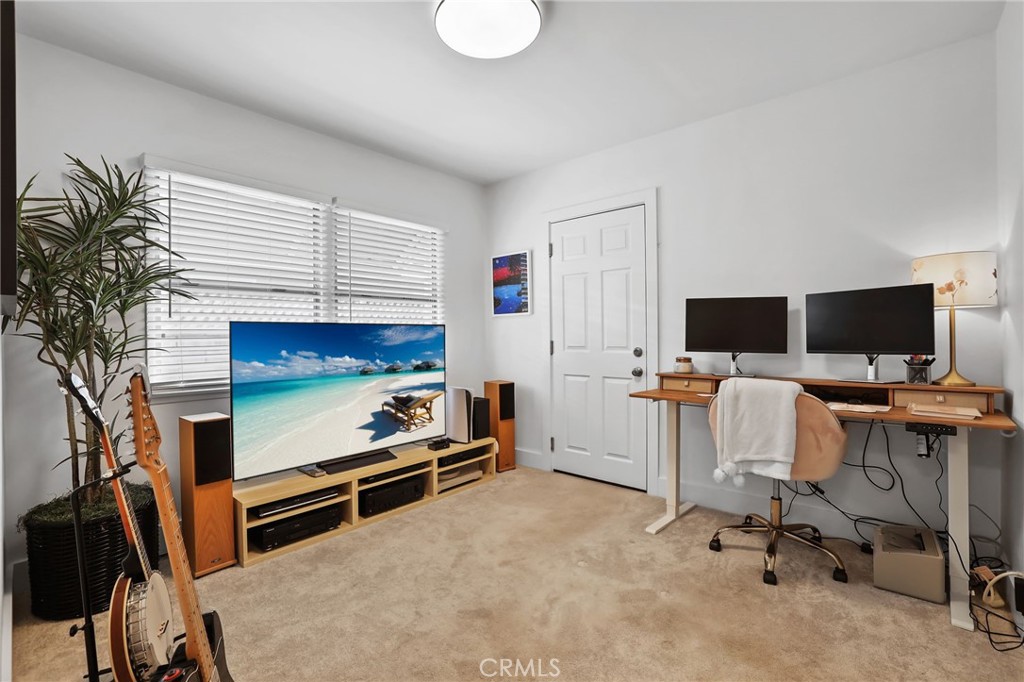 6734 E Huntdale Street