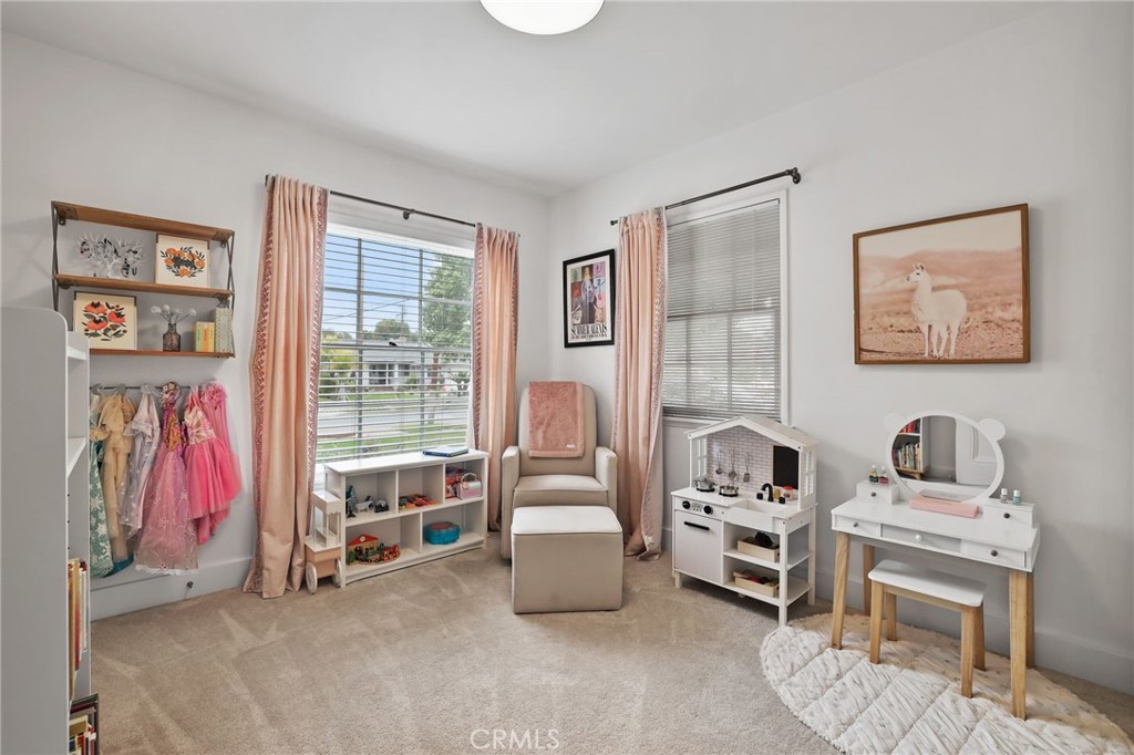 6734 E Huntdale Street