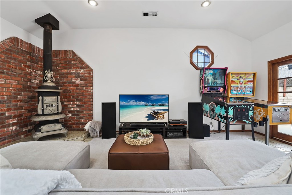 6734 E Huntdale Street