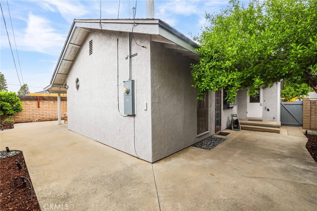 6734 E Huntdale Street