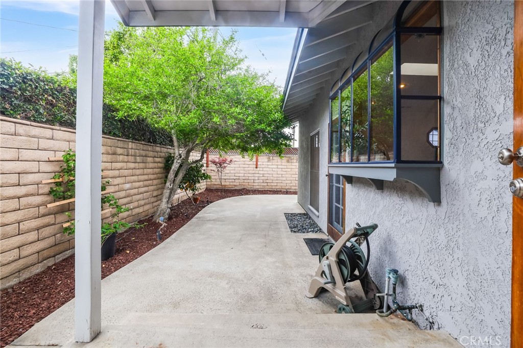 6734 E Huntdale Street