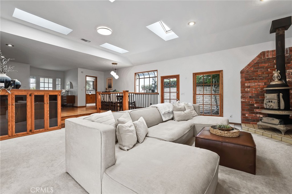 6734 E Huntdale Street