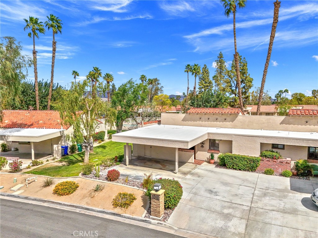 41032 Interlachen Lane