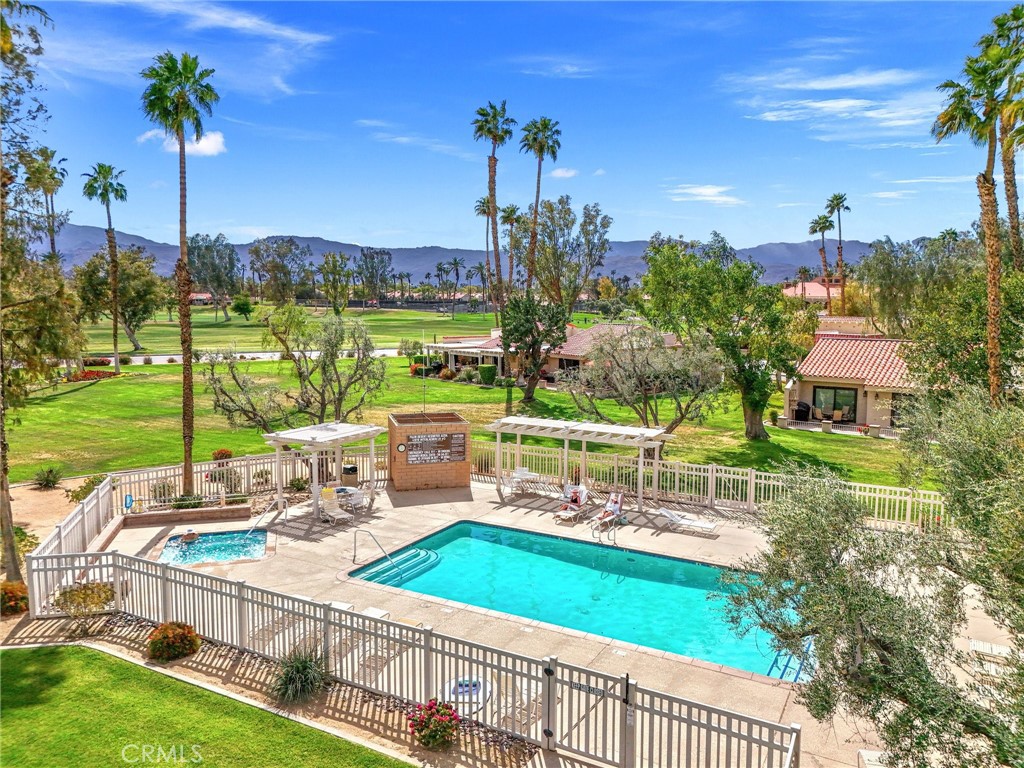 41032 Interlachen Lane