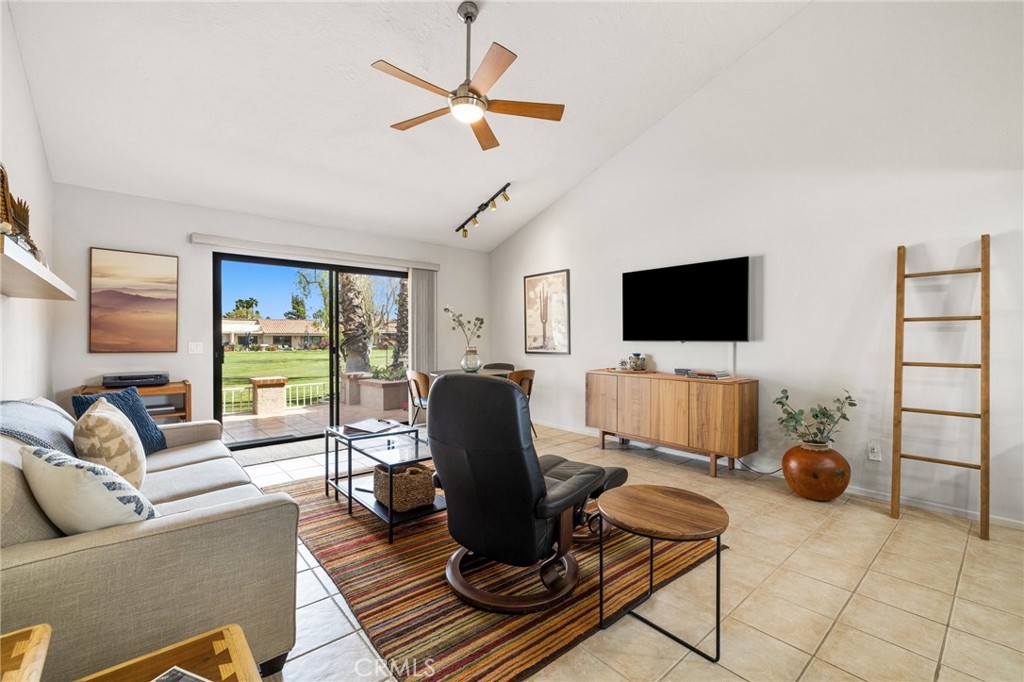 41032 Interlachen Lane