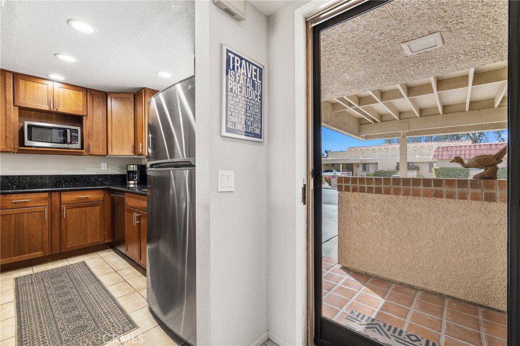 41032 Interlachen Lane