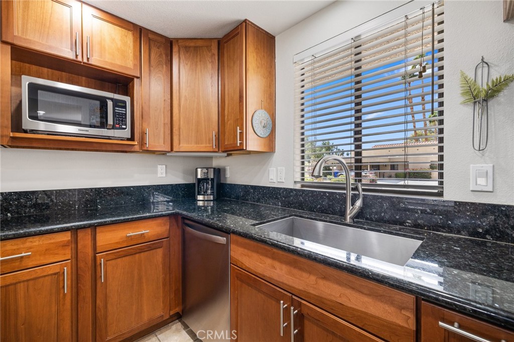 41032 Interlachen Lane