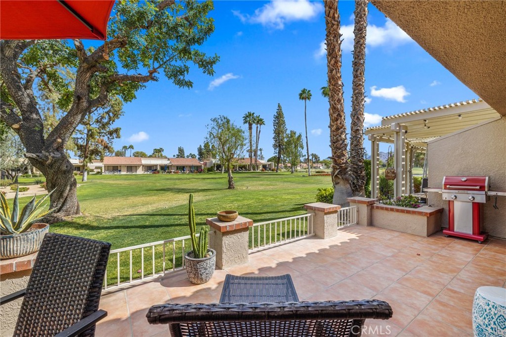 41032 Interlachen Lane