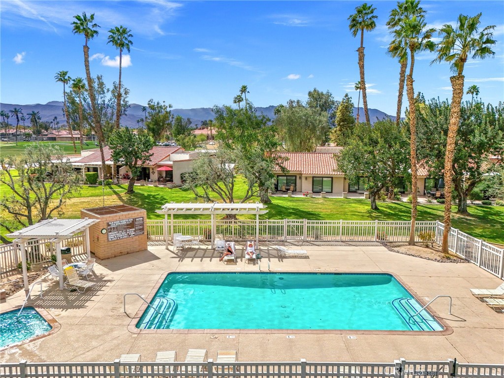 41032 Interlachen Lane