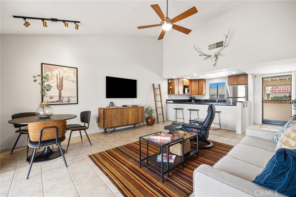 41032 Interlachen Lane