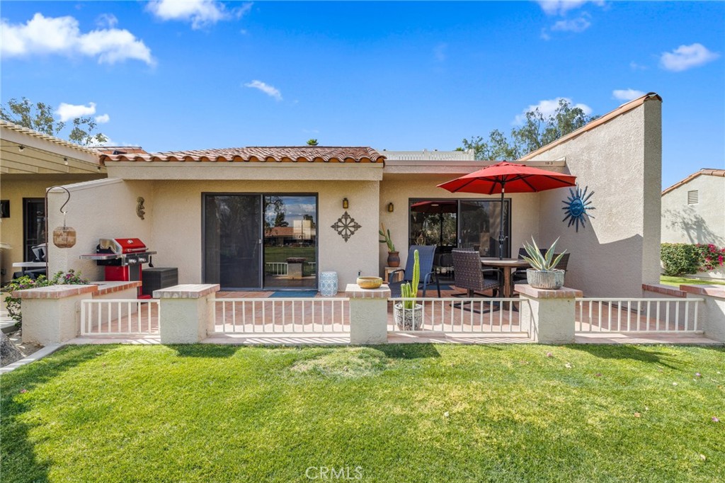 41032 Interlachen Lane