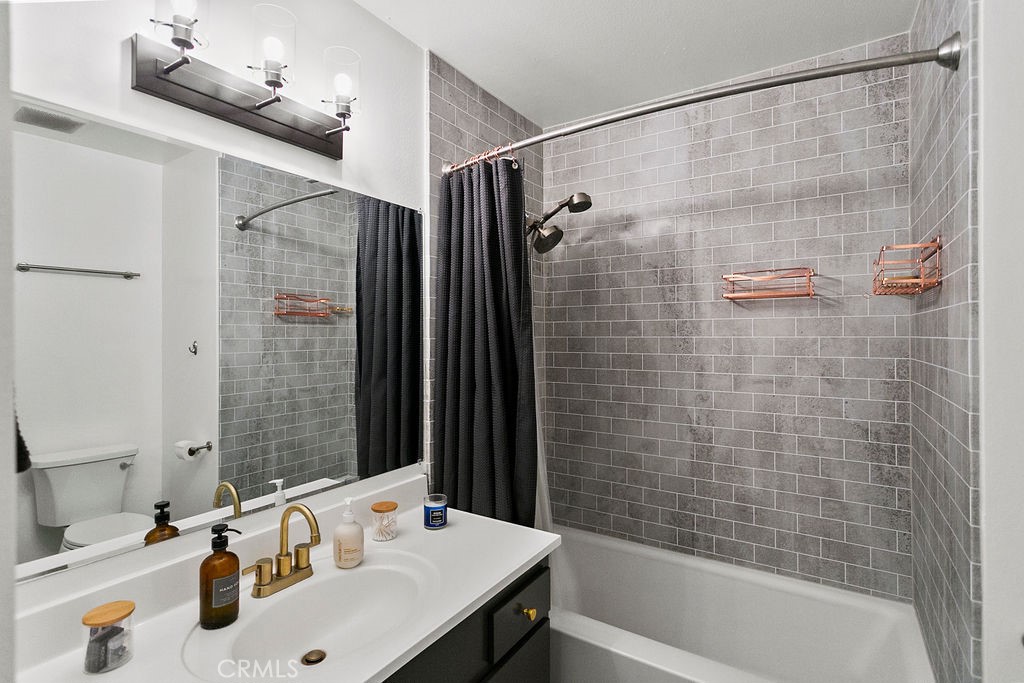 19846 Kingswood Lane