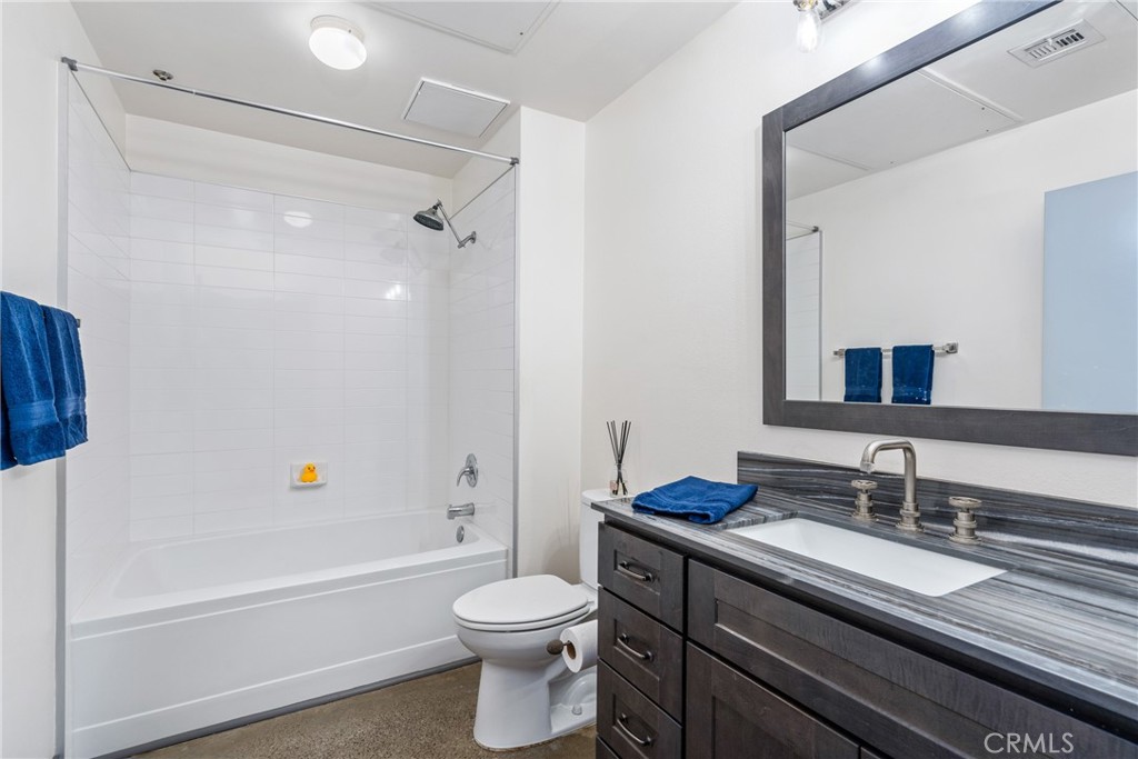 435 W Center Street 335