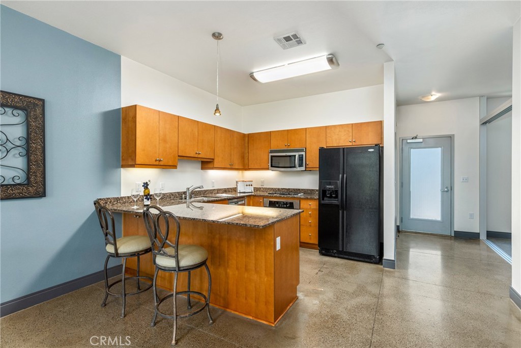 435 W Center Street 335