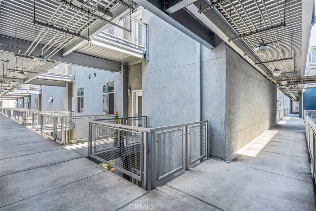 435 W Center Street 335